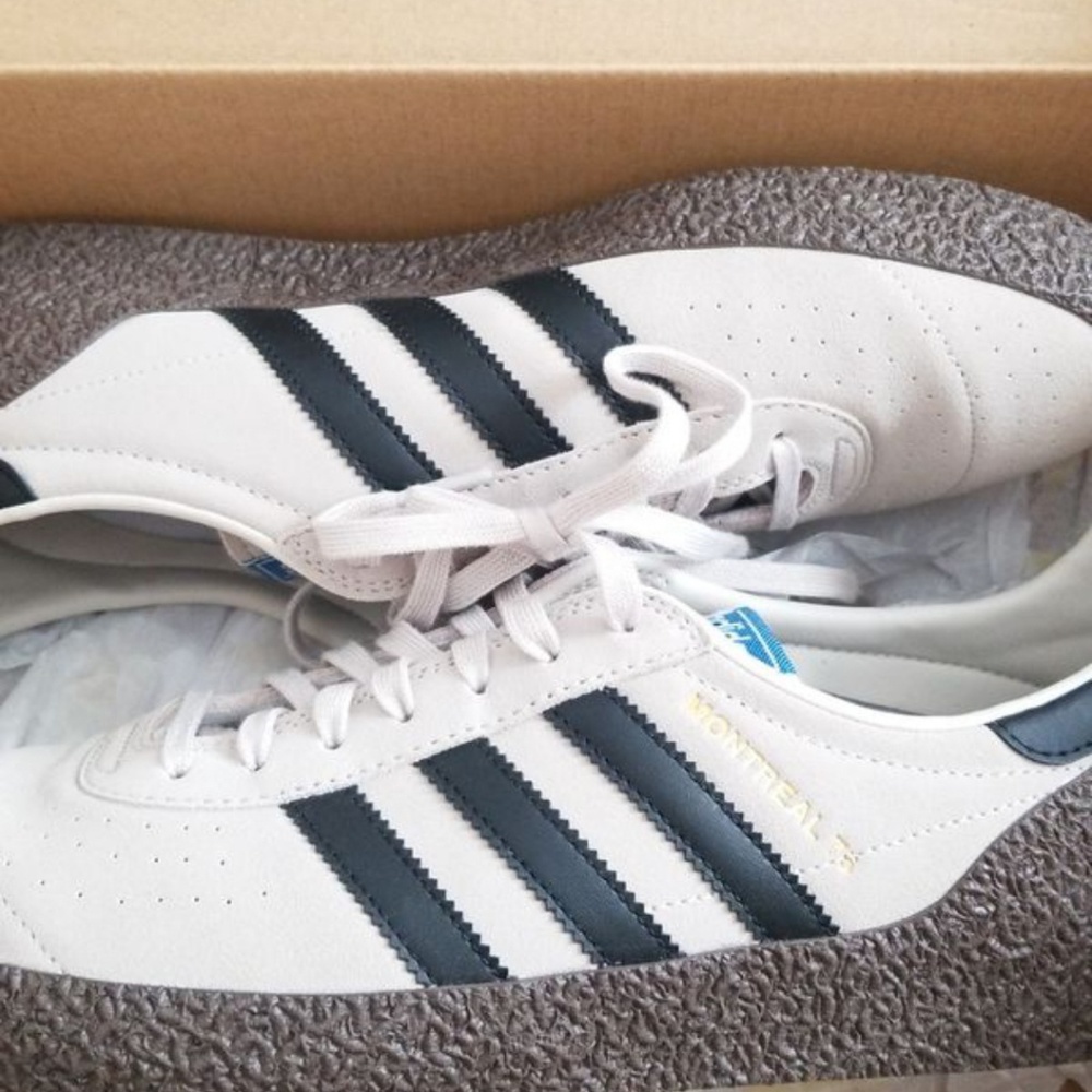Adidad Montreal 76